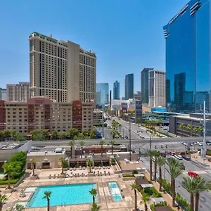 Stunning Balcony Strip View Mgm Signature * Free Valet Aparthotel
